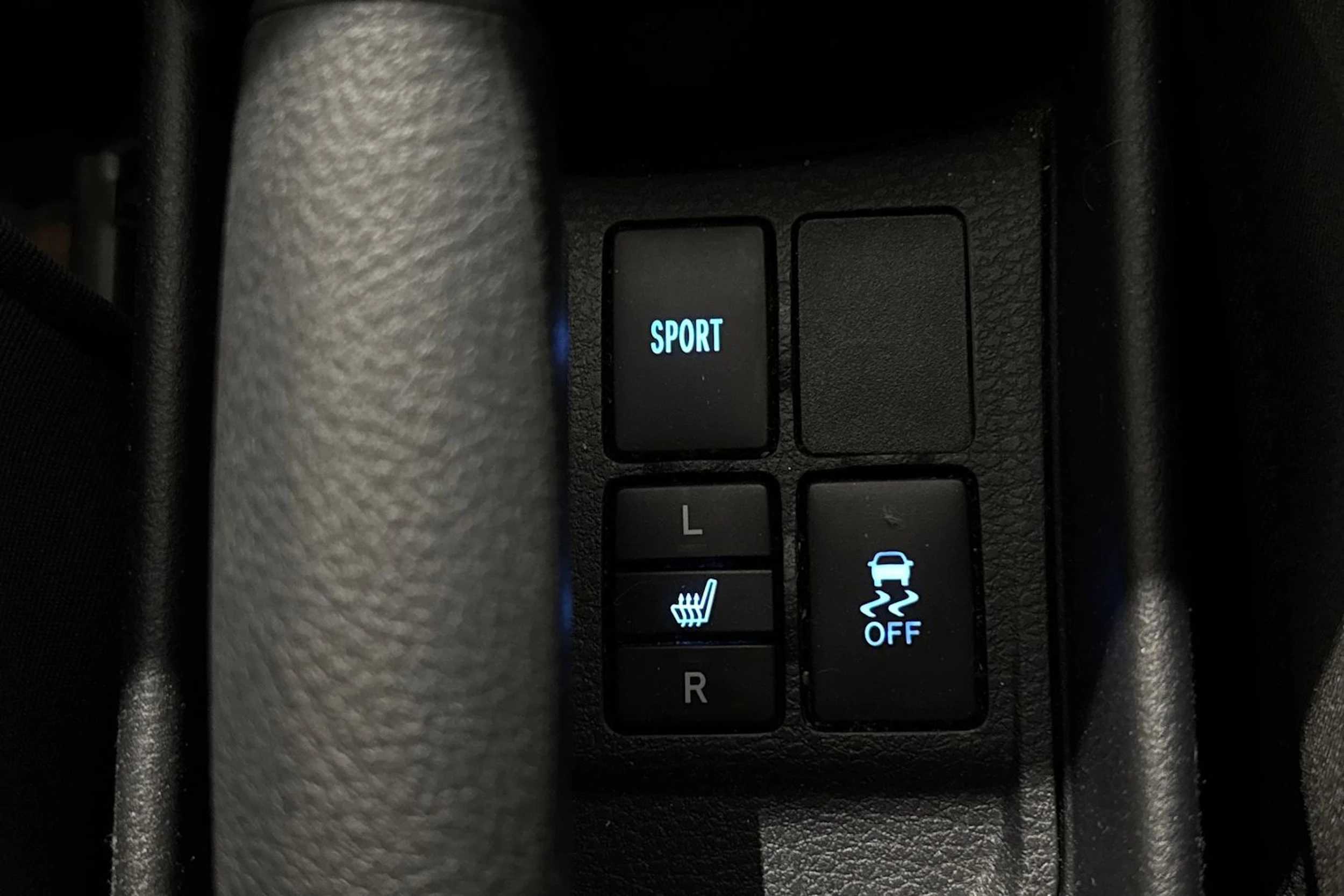 sininen Toyota Yaris 2017 kuva 23.