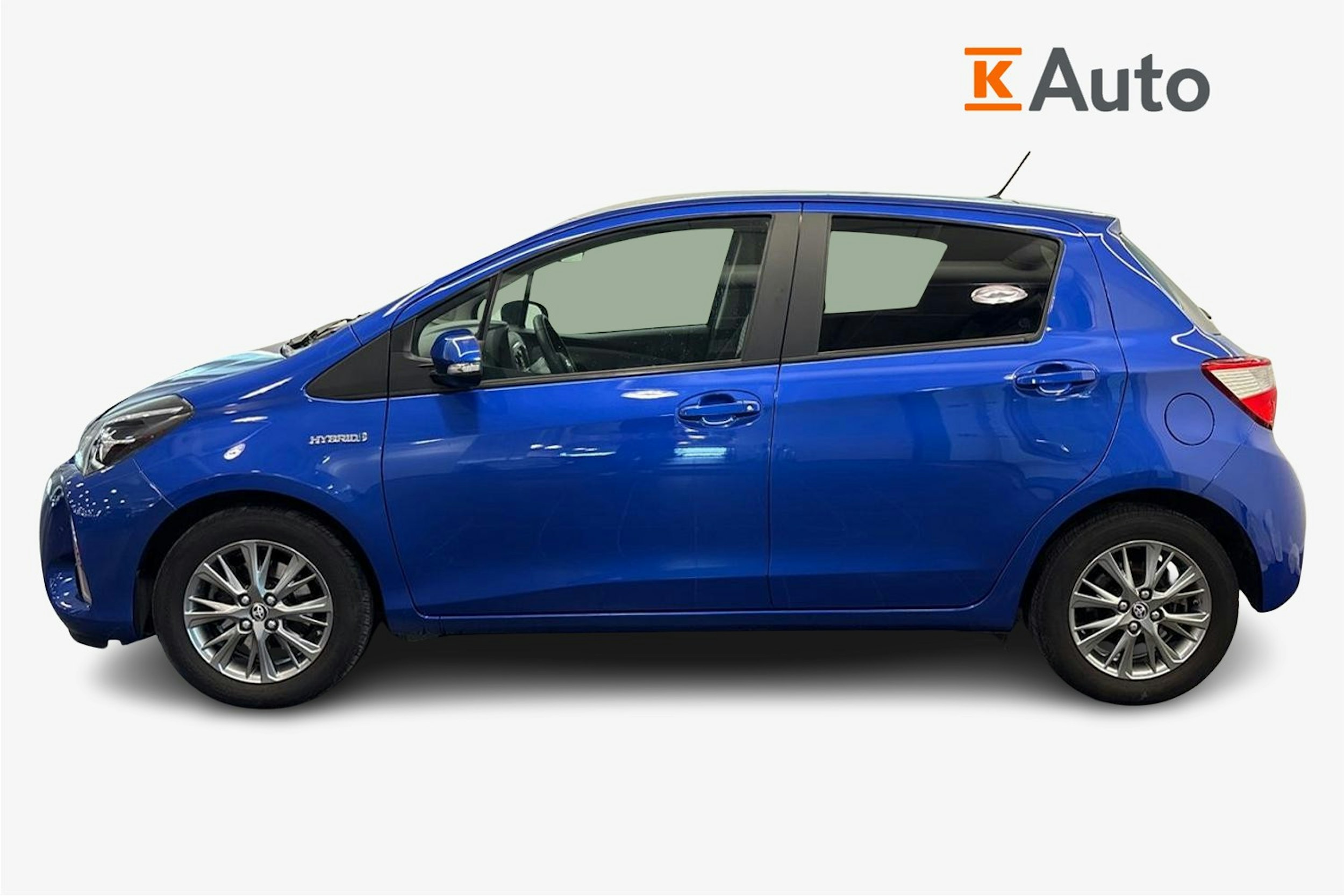Sininen Toyota Yaris 2017 kuva 6.
