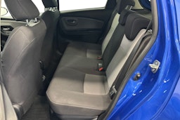 Sininen Toyota Yaris 2017 kuva 10.