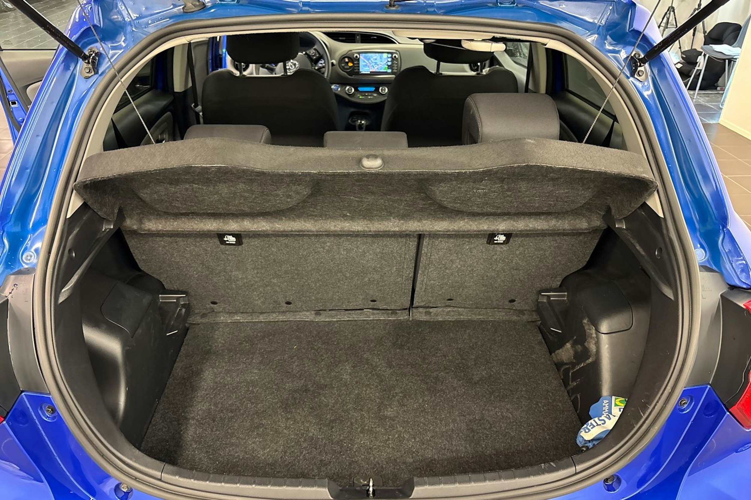 Sininen Toyota Yaris 2017 kuva 24.