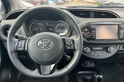 sininen Toyota Yaris 2018 kuva 4.