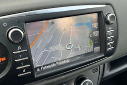 sininen Toyota Yaris 2018 kuva 5.