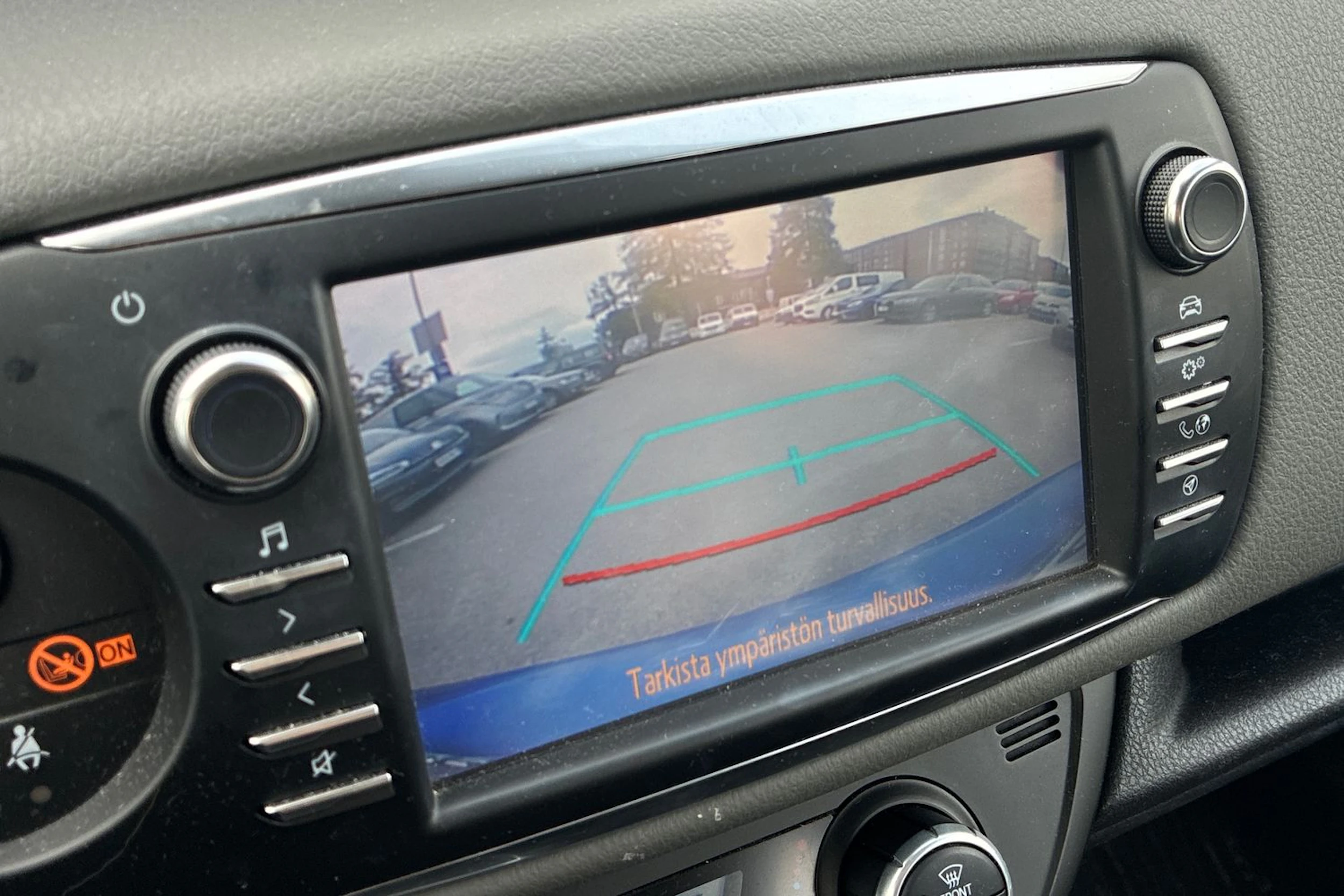 sininen Toyota Yaris 2018 kuva 6.