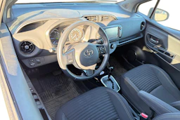 valkoinen Toyota Yaris 2018 kuva 3.