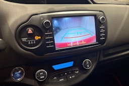 punainen Toyota Yaris 2018 kuva 14.