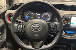 punainen Toyota Yaris 2018 kuva 15.