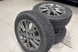 punainen Toyota Yaris 2018 kuva 20.