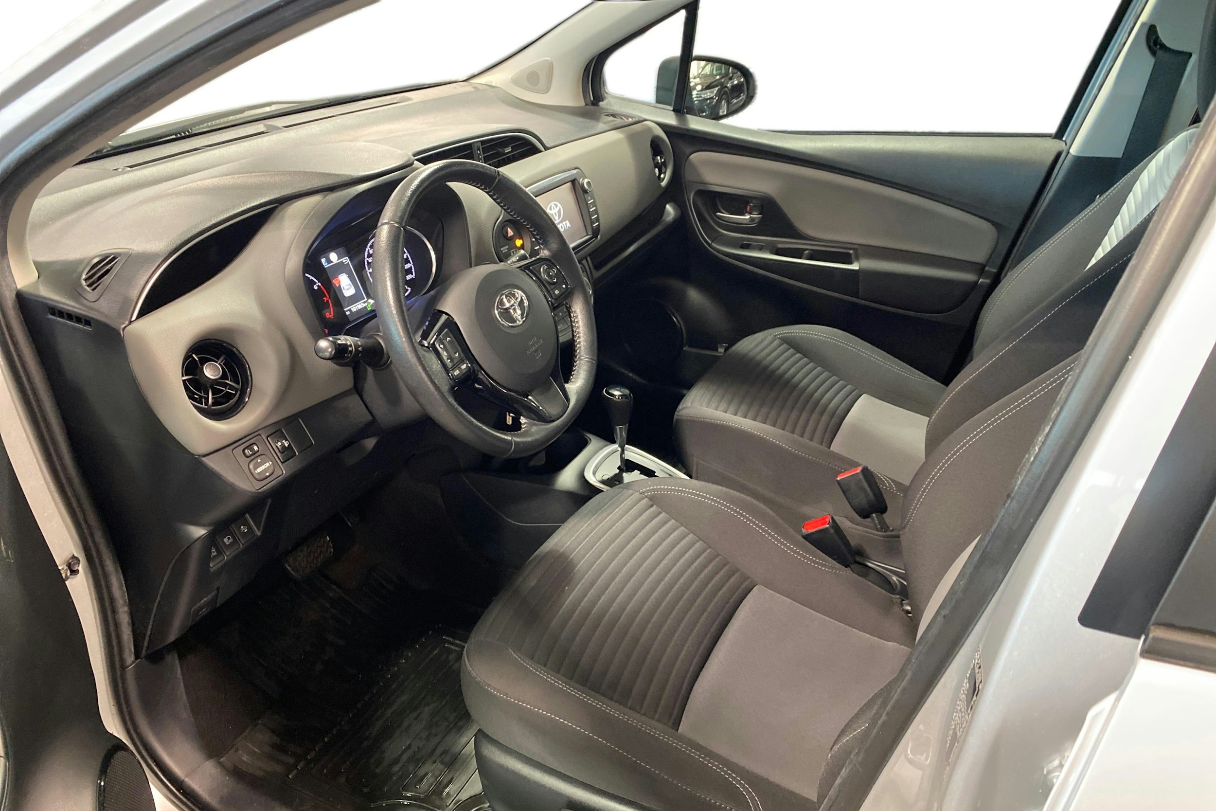 Hopea Toyota Yaris 2018 kuva 7.