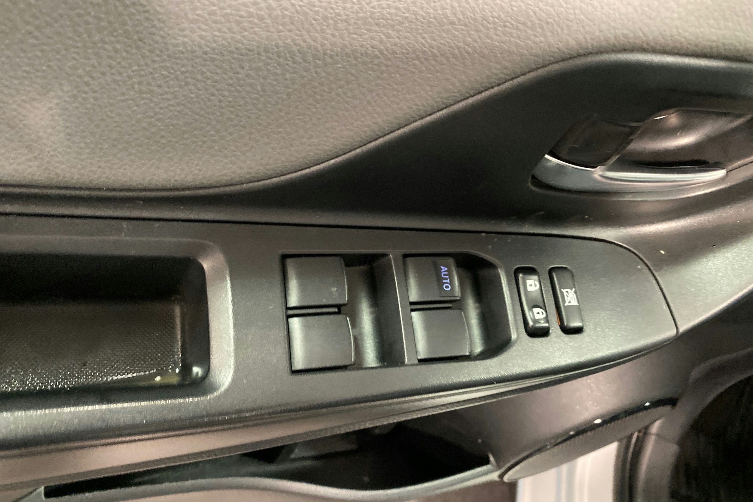 Hopea Toyota Yaris 2018 kuva 16.