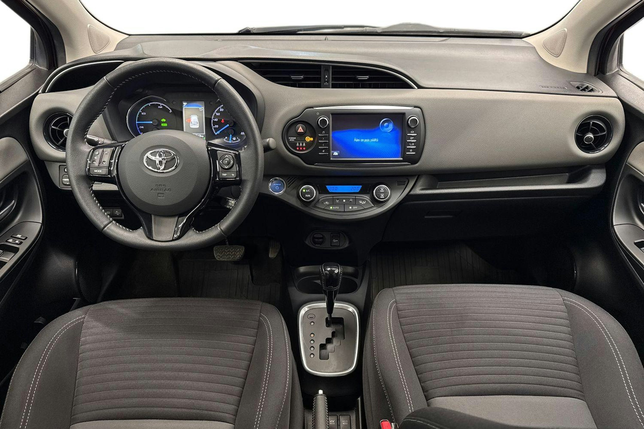 Punainen Toyota Yaris 2018 kuva 9.