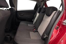 Punainen Toyota Yaris 2018 kuva 10.