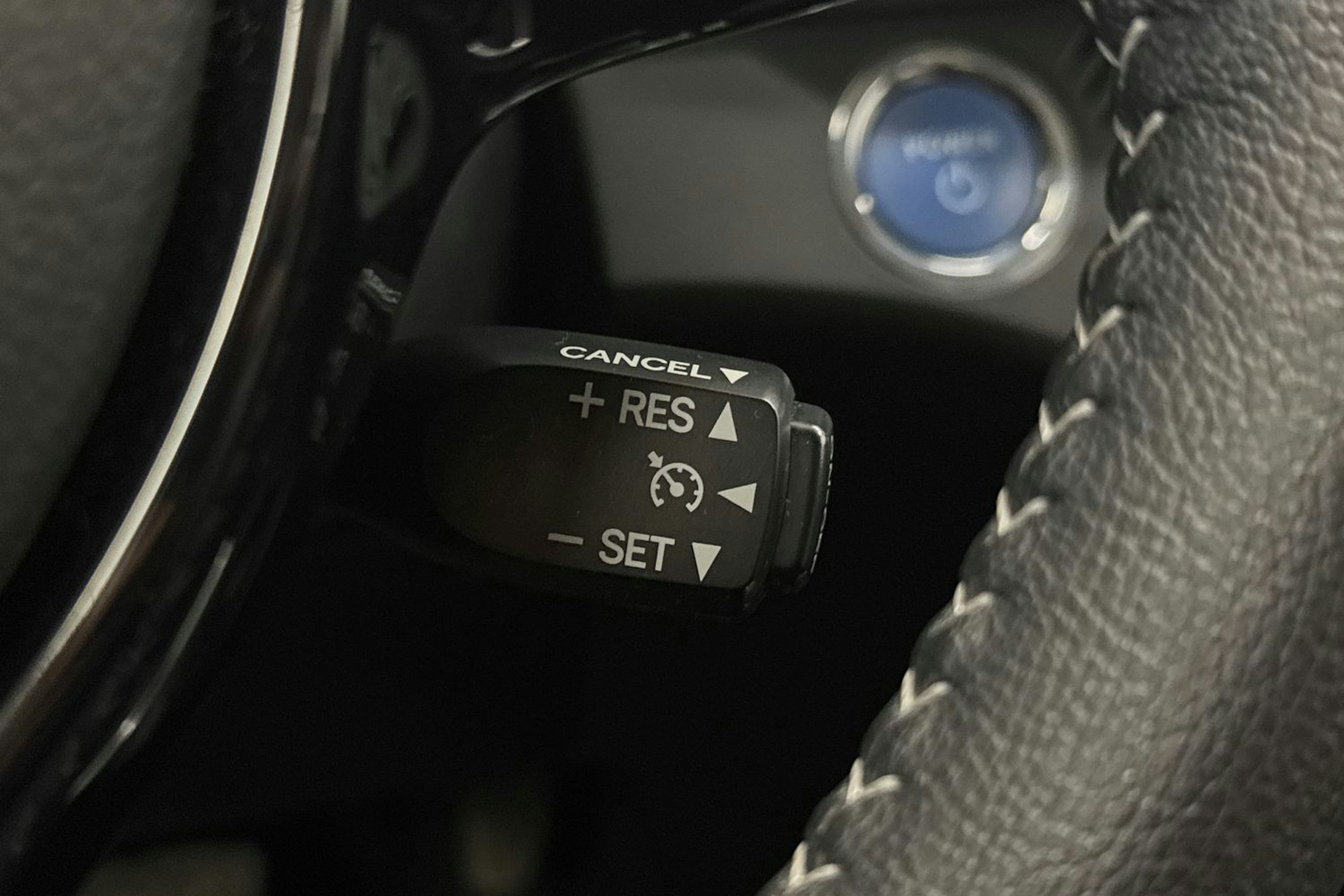 Punainen Toyota Yaris 2018 kuva 17.