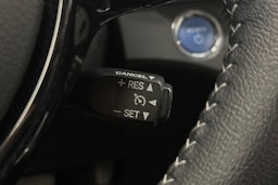 Punainen Toyota Yaris 2018 kuva 17.