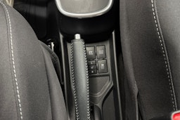 Punainen Toyota Yaris 2018 kuva 22.