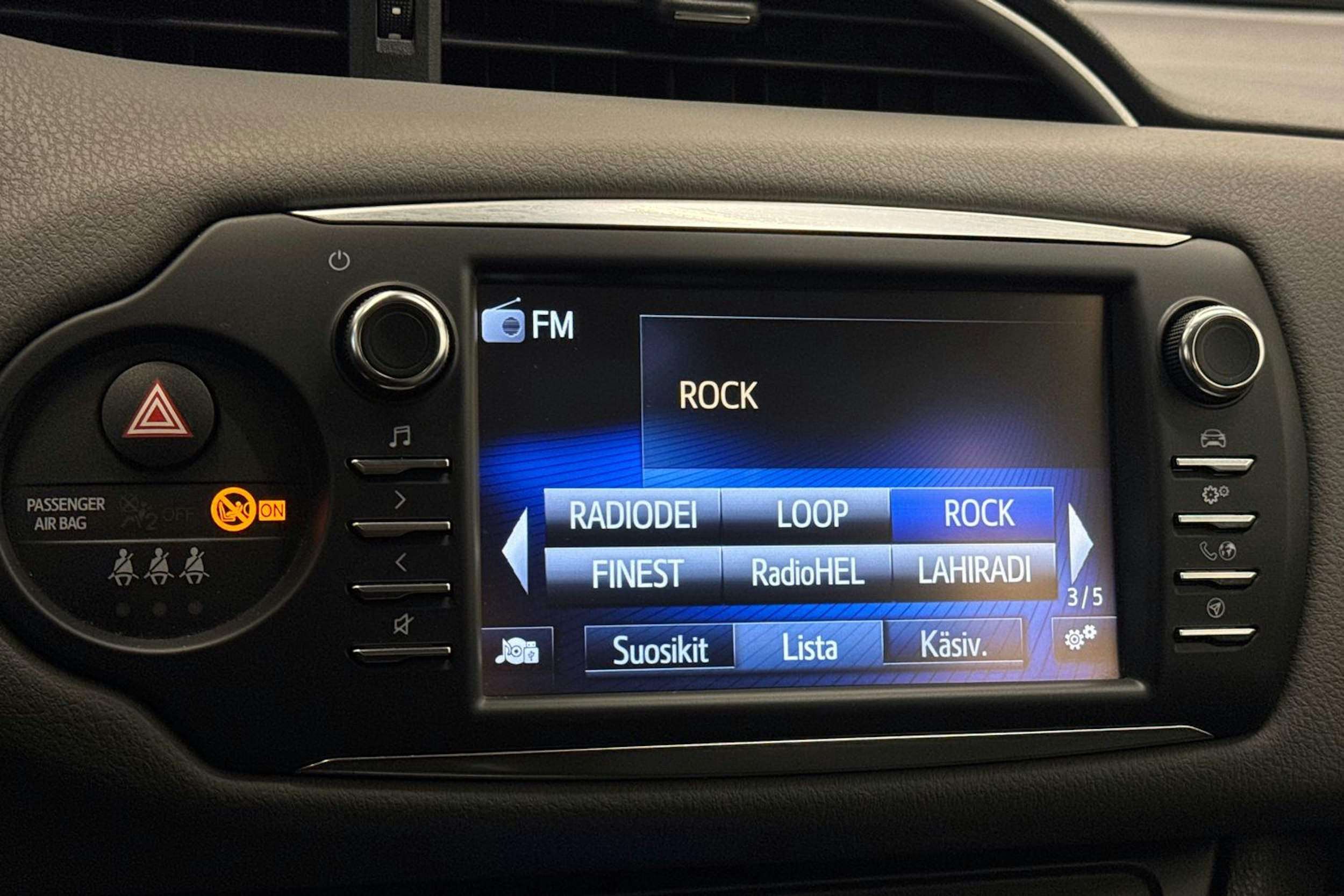 Punainen Toyota Yaris 2018 kuva 26.