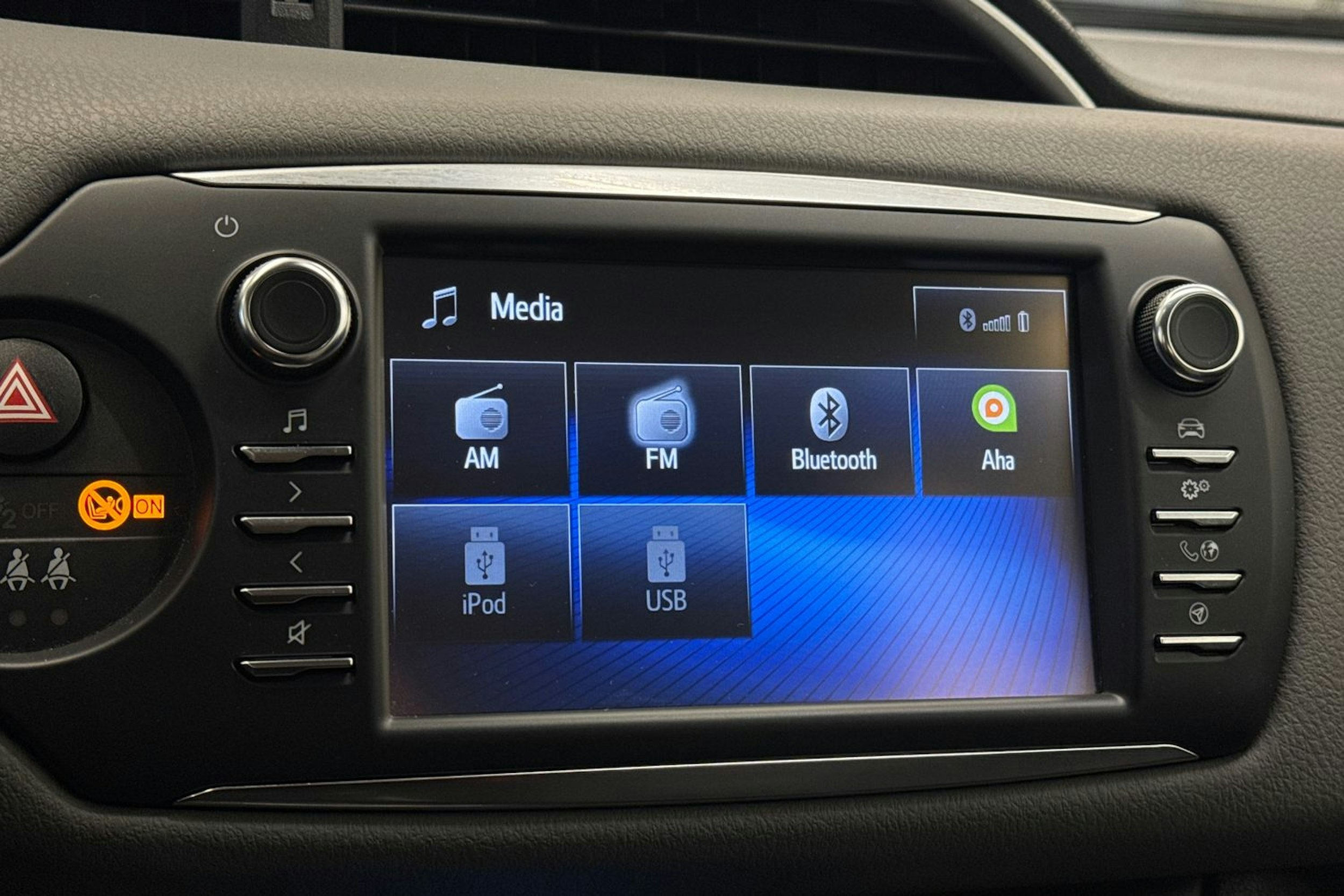 Punainen Toyota Yaris 2018 kuva 27.