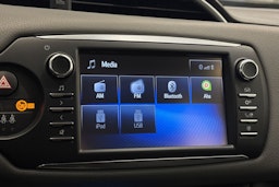 Punainen Toyota Yaris 2018 kuva 27.