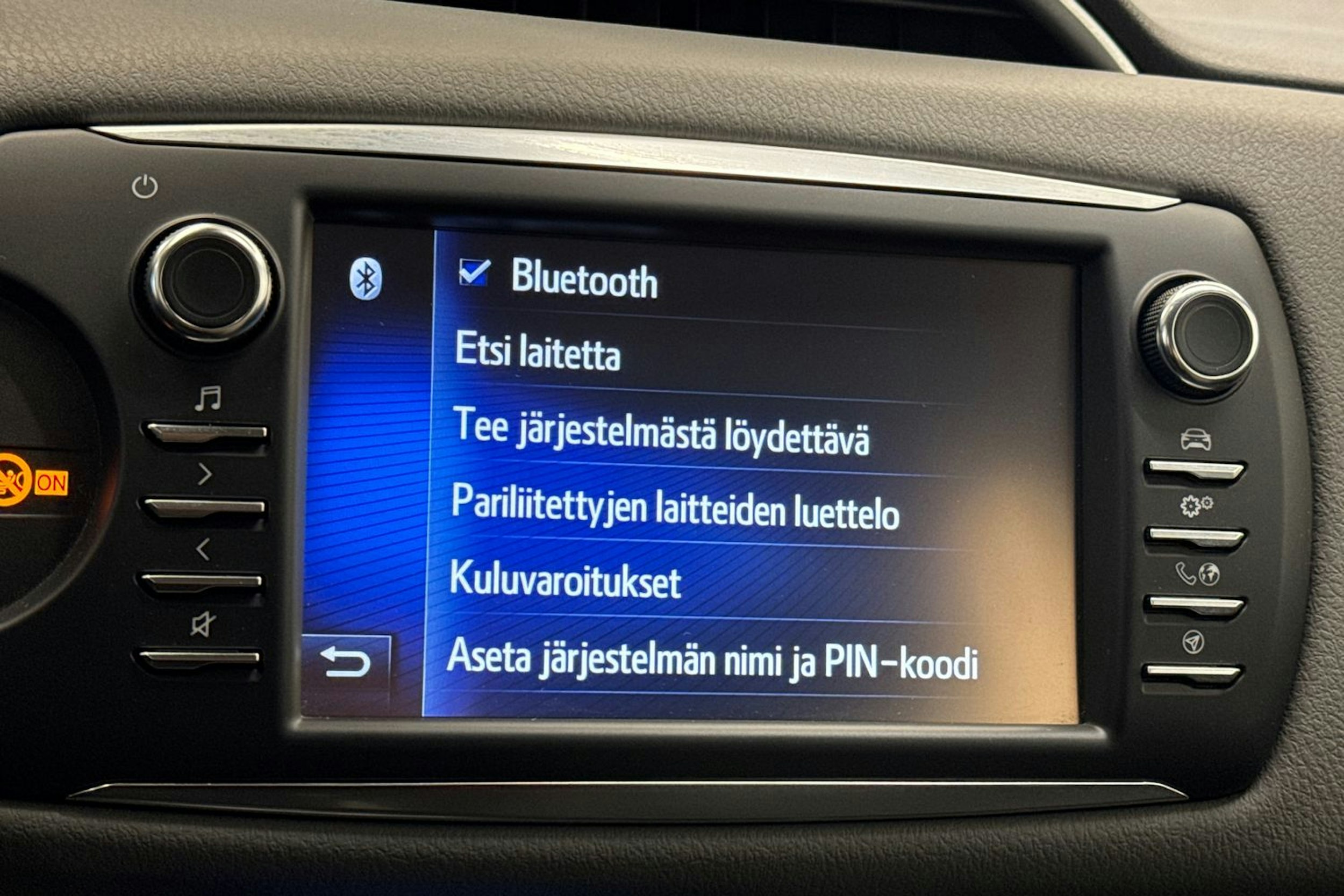 Punainen Toyota Yaris 2018 kuva 28.