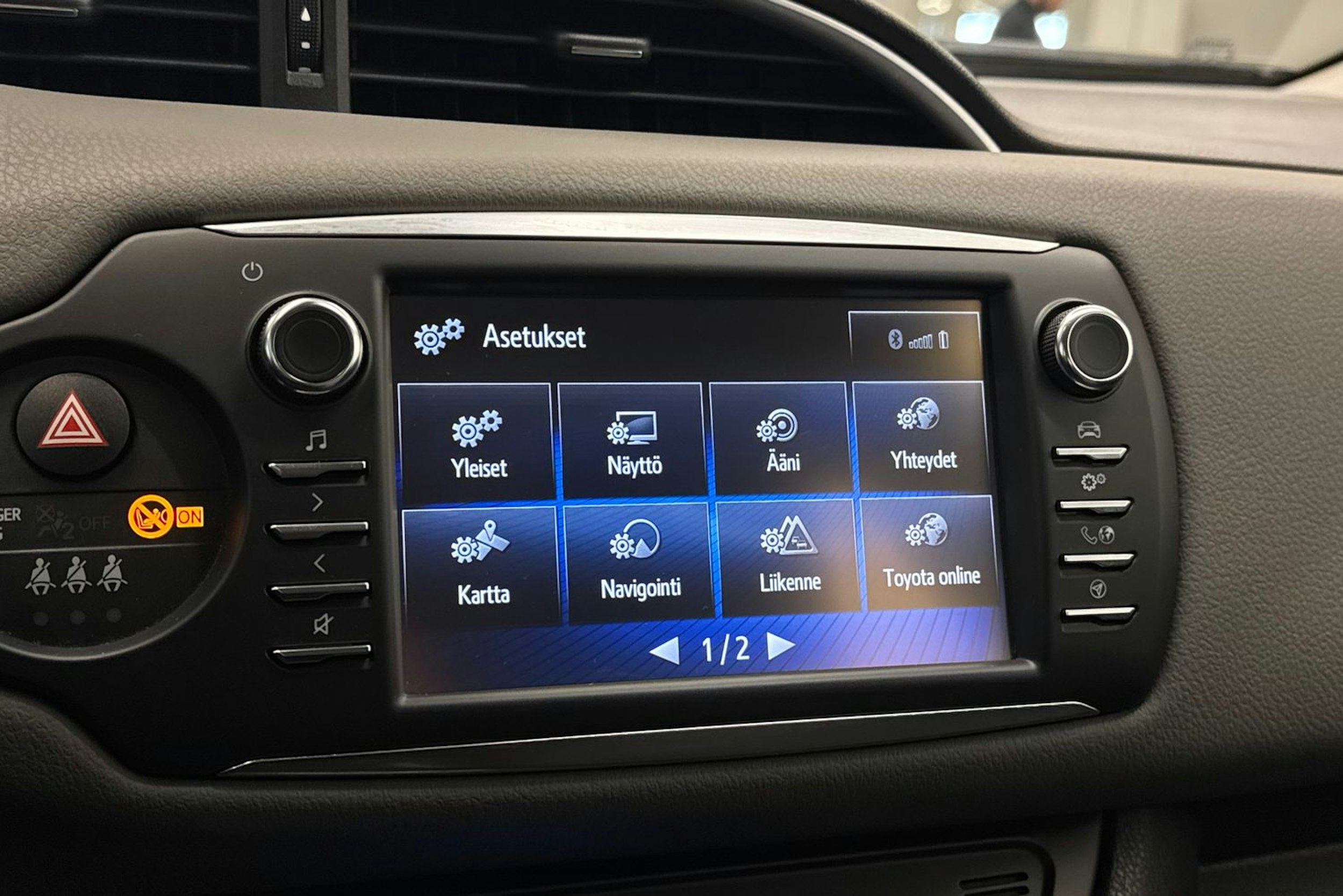 Punainen Toyota Yaris 2018 kuva 30.