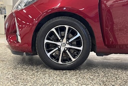 Punainen Toyota Yaris 2018 kuva 35.