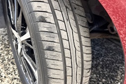 Punainen Toyota Yaris 2018 kuva 36.