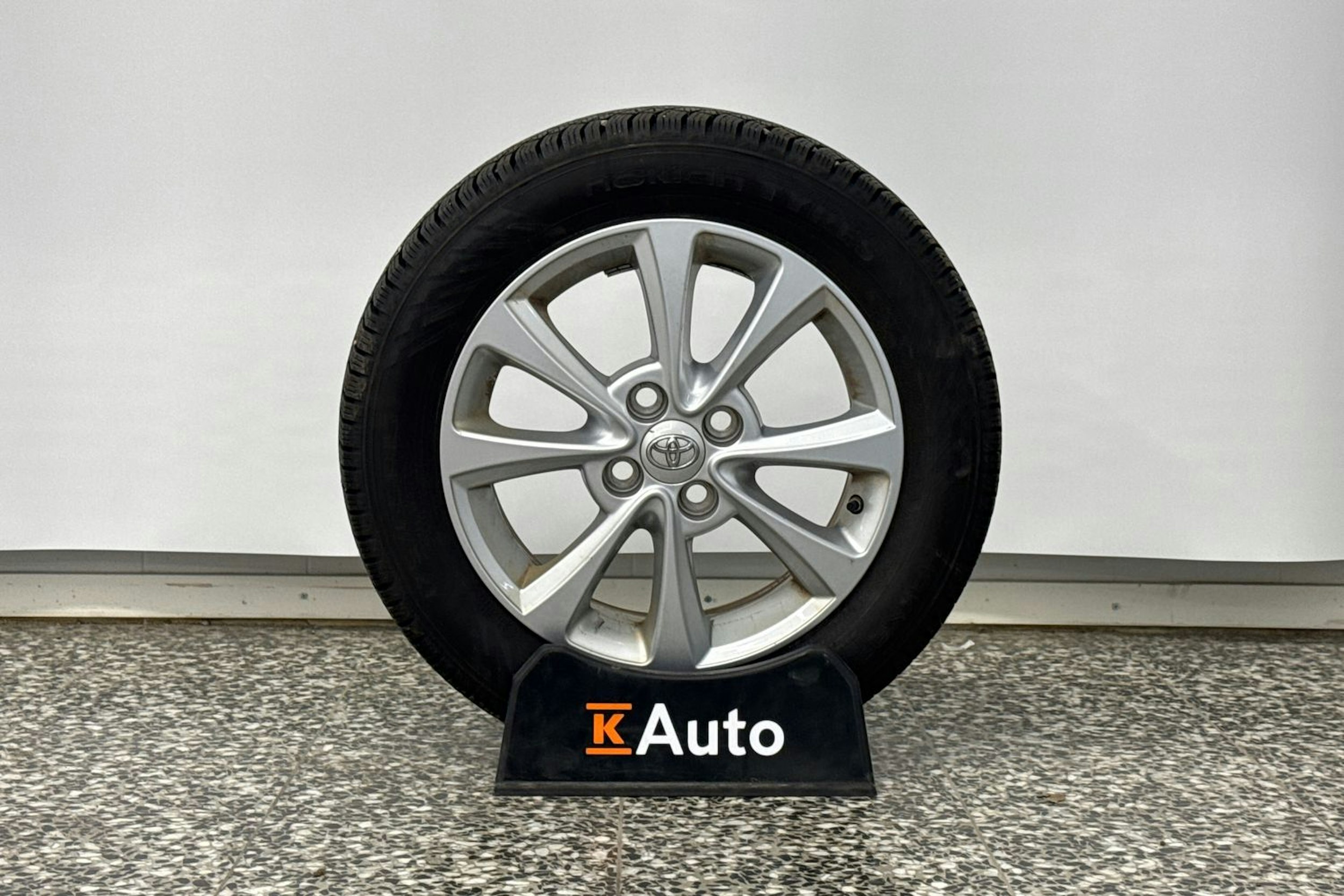 Punainen Toyota Yaris 2018 kuva 37.