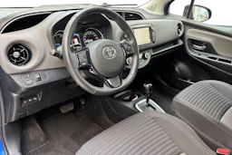 sininen Toyota Yaris 2018 kuva 6.