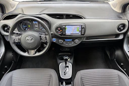 sininen Toyota Yaris 2018 kuva 7.
