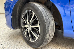 sininen Toyota Yaris 2018 kuva 10.