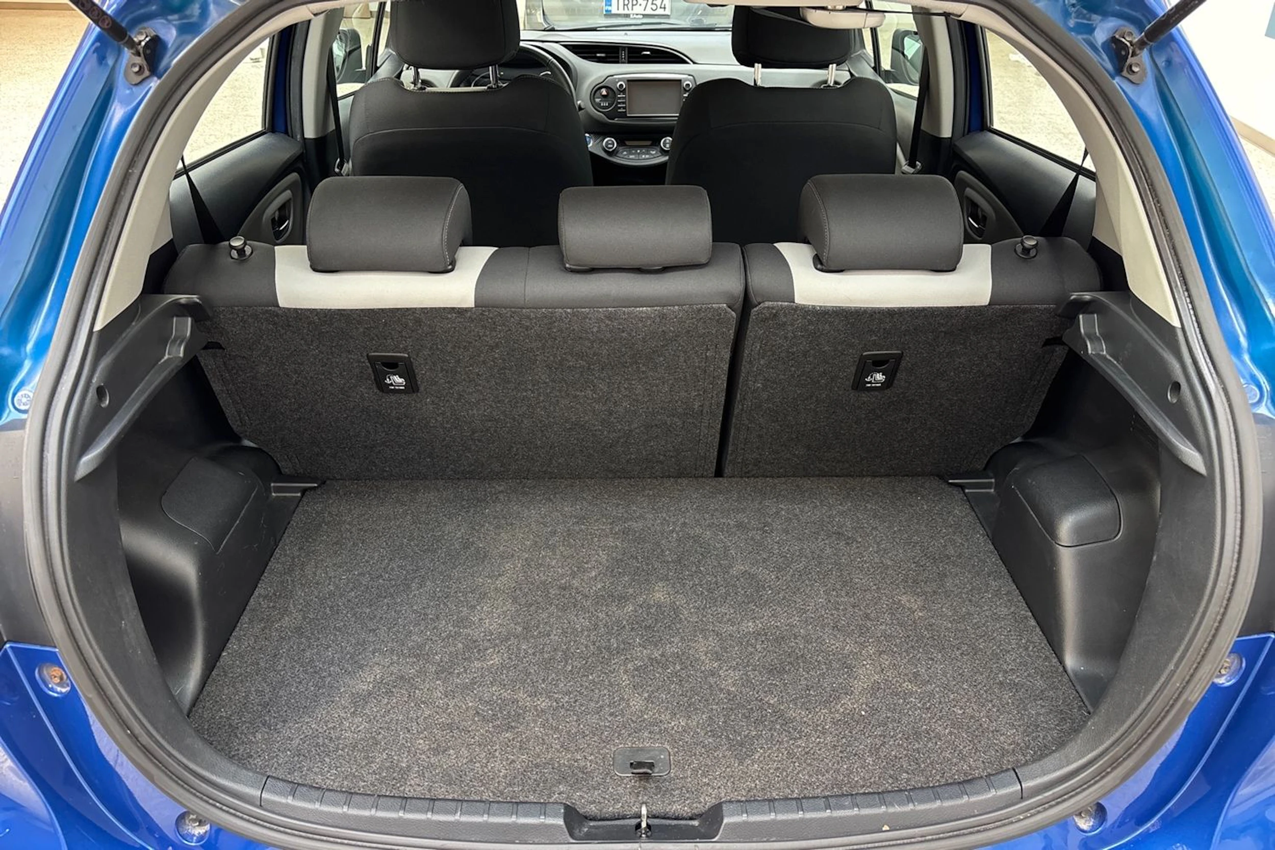 sininen Toyota Yaris 2018 kuva 12.