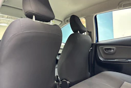 sininen Toyota Yaris 2018 kuva 14.