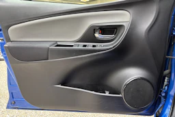 sininen Toyota Yaris 2018 kuva 15.
