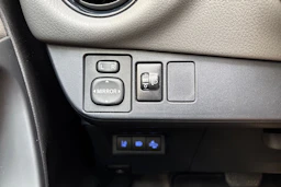 sininen Toyota Yaris 2018 kuva 16.