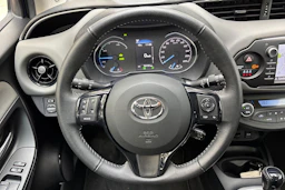 sininen Toyota Yaris 2018 kuva 18.