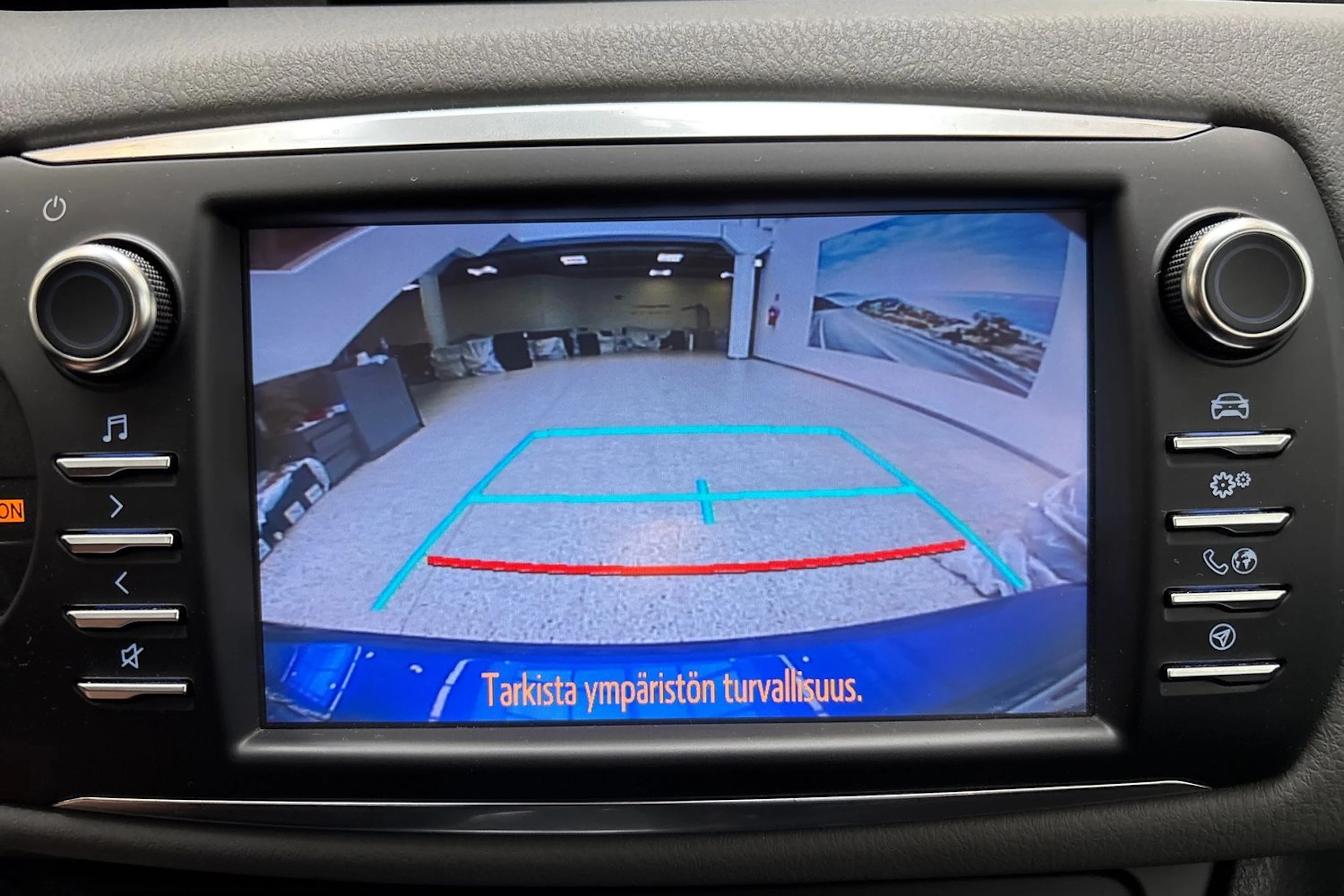 sininen Toyota Yaris 2018 kuva 22.