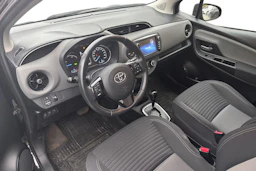 musta Toyota Yaris 2018 kuva 3.