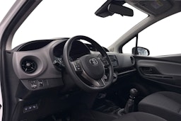 Valkoinen Toyota Yaris 2018 kuva 7.
