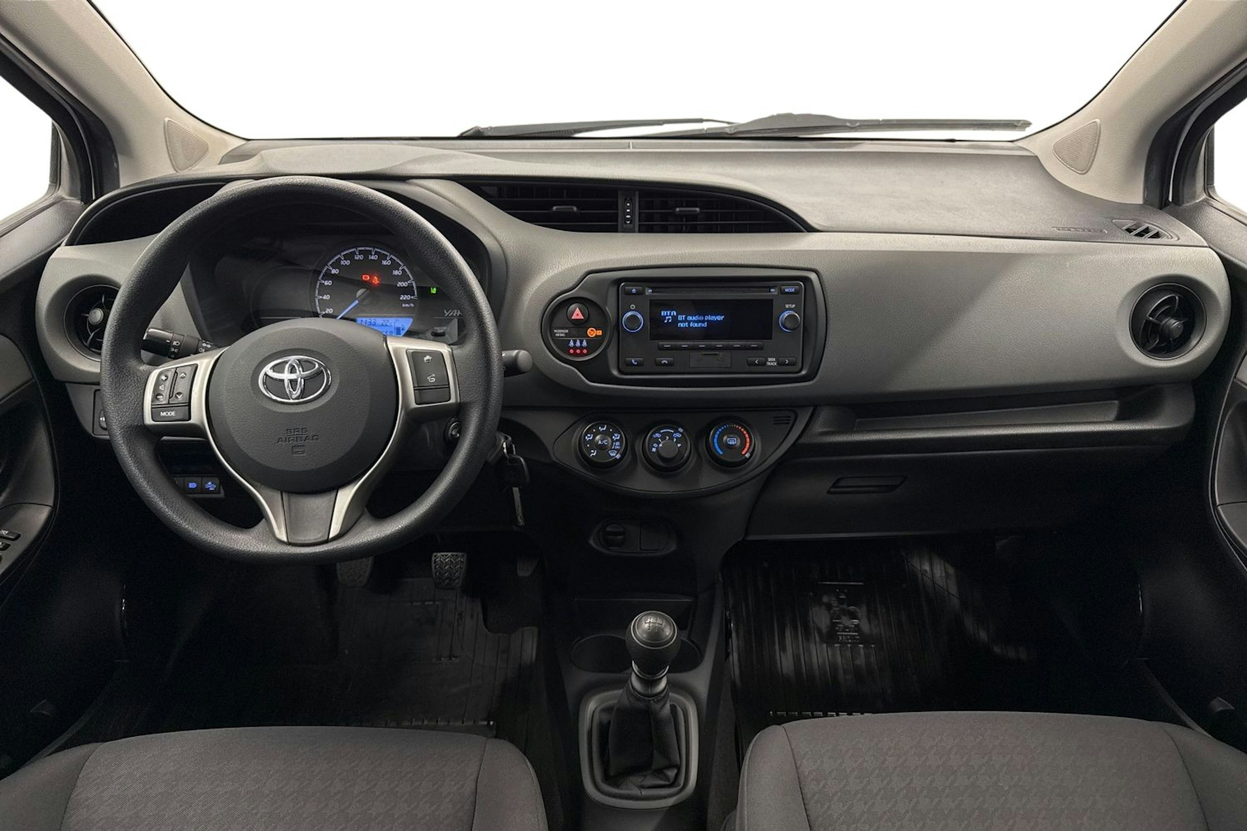 Valkoinen Toyota Yaris 2018 kuva 9.