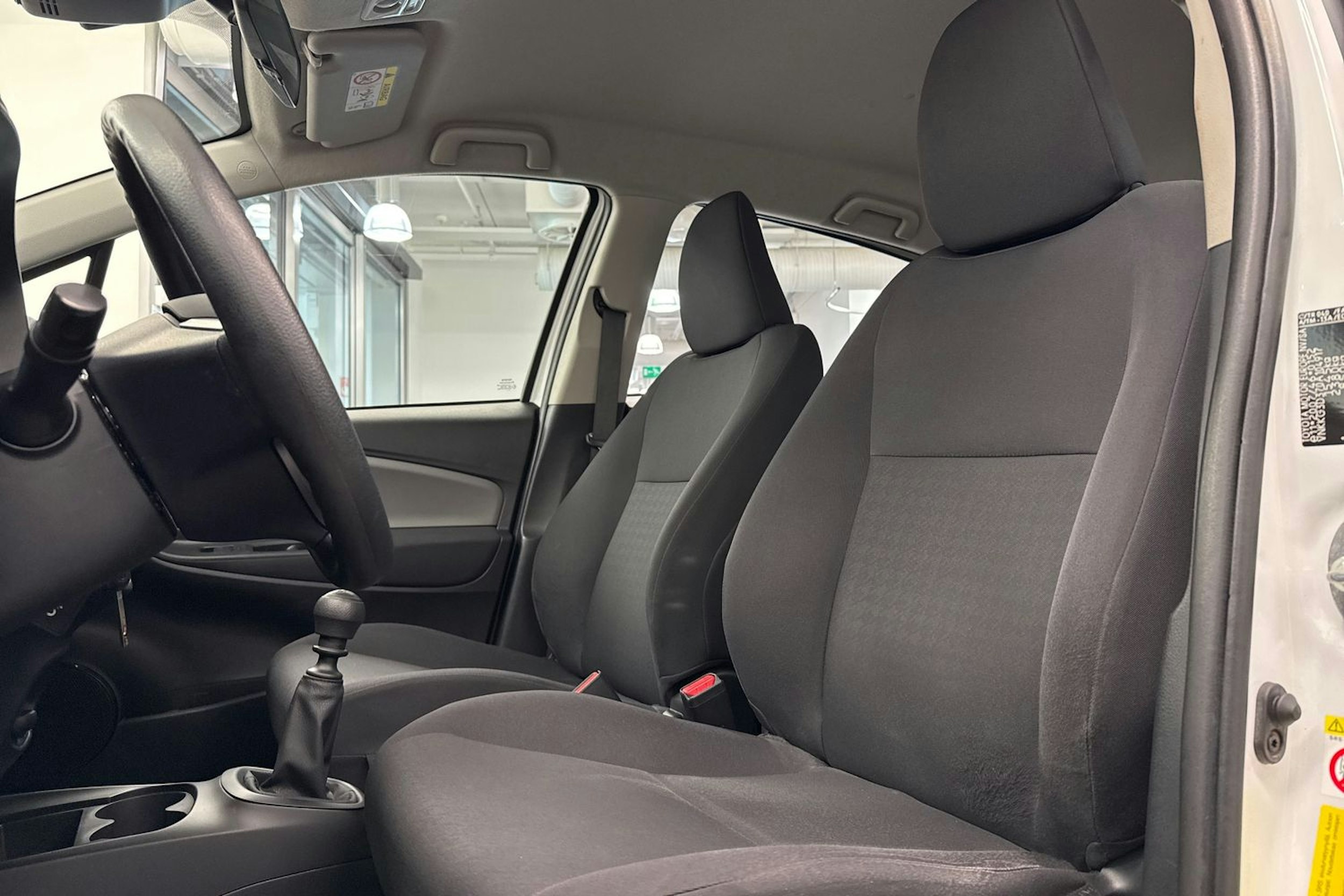 Valkoinen Toyota Yaris 2018 kuva 15.