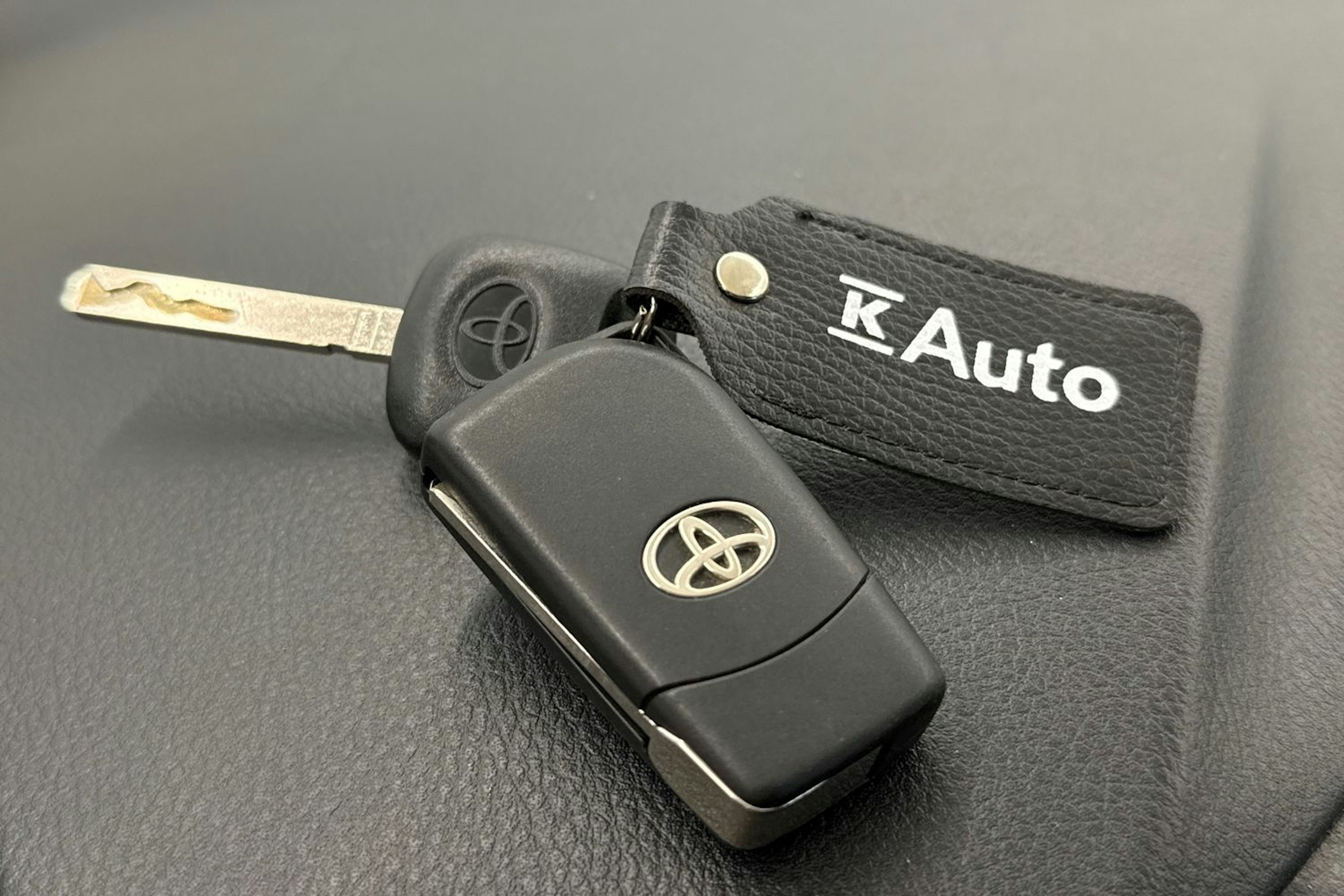 Valkoinen Toyota Yaris 2018 kuva 24.