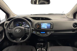 punainen Toyota Yaris 2018 kuva 7.