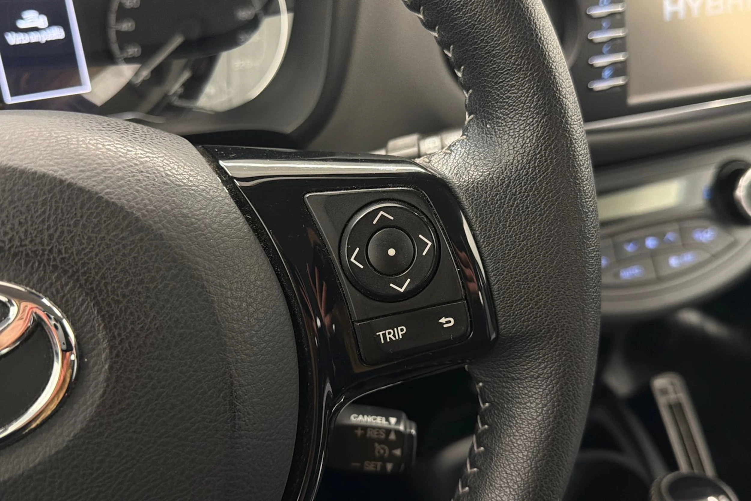 punainen Toyota Yaris 2018 kuva 18.
