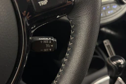 punainen Toyota Yaris 2018 kuva 19.