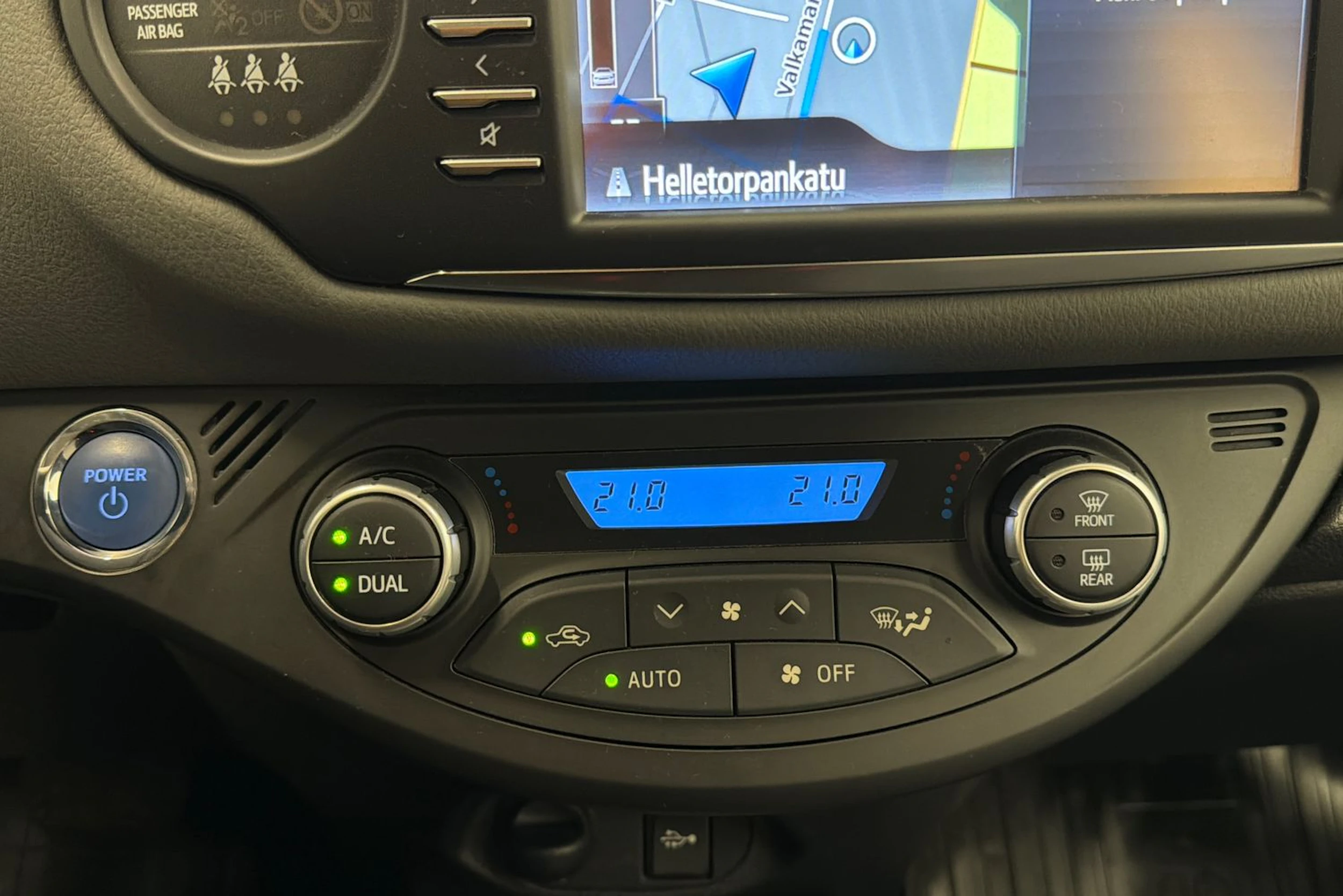 punainen Toyota Yaris 2018 kuva 22.