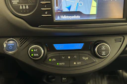 punainen Toyota Yaris 2018 kuva 22.