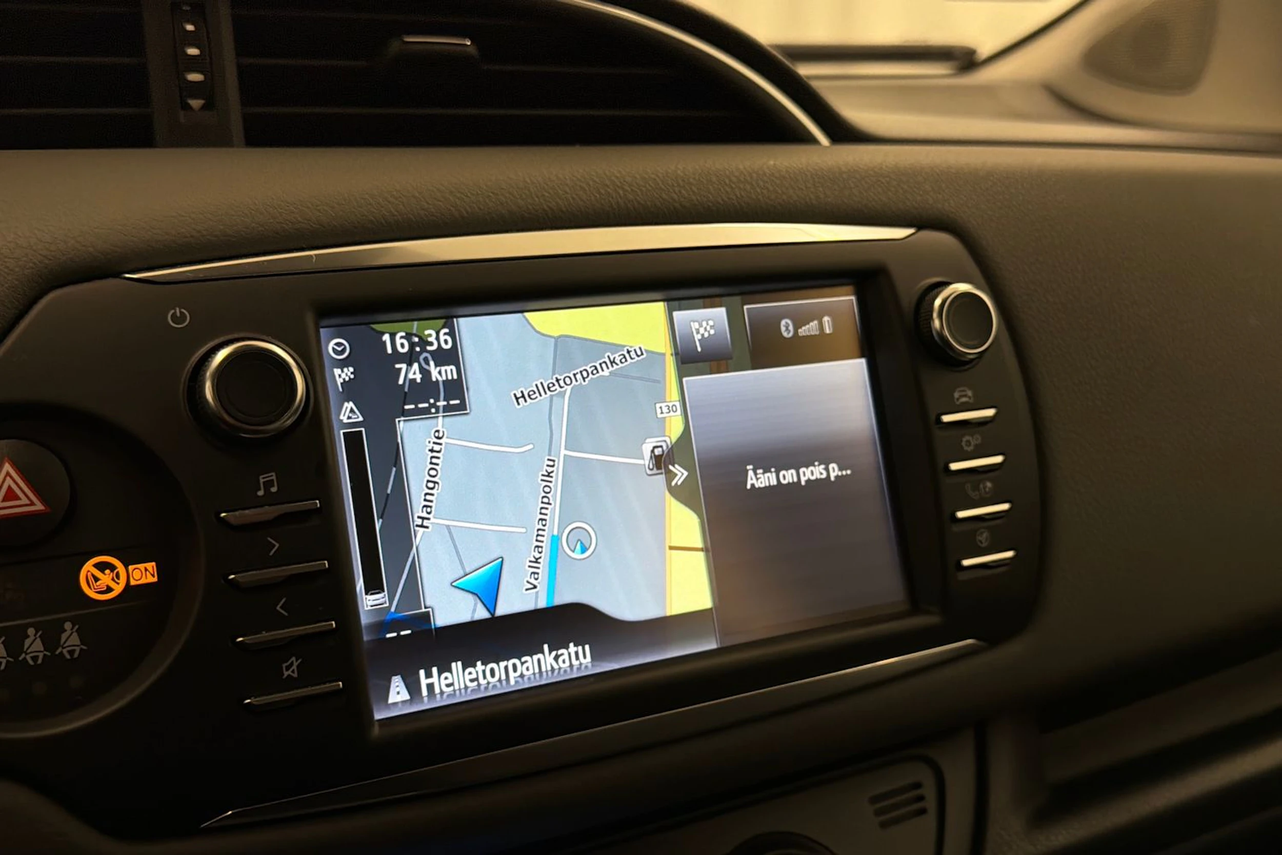 punainen Toyota Yaris 2018 kuva 24.
