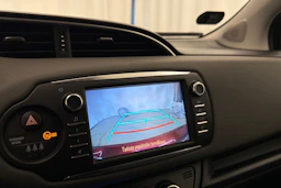 punainen Toyota Yaris 2018 kuva 26.