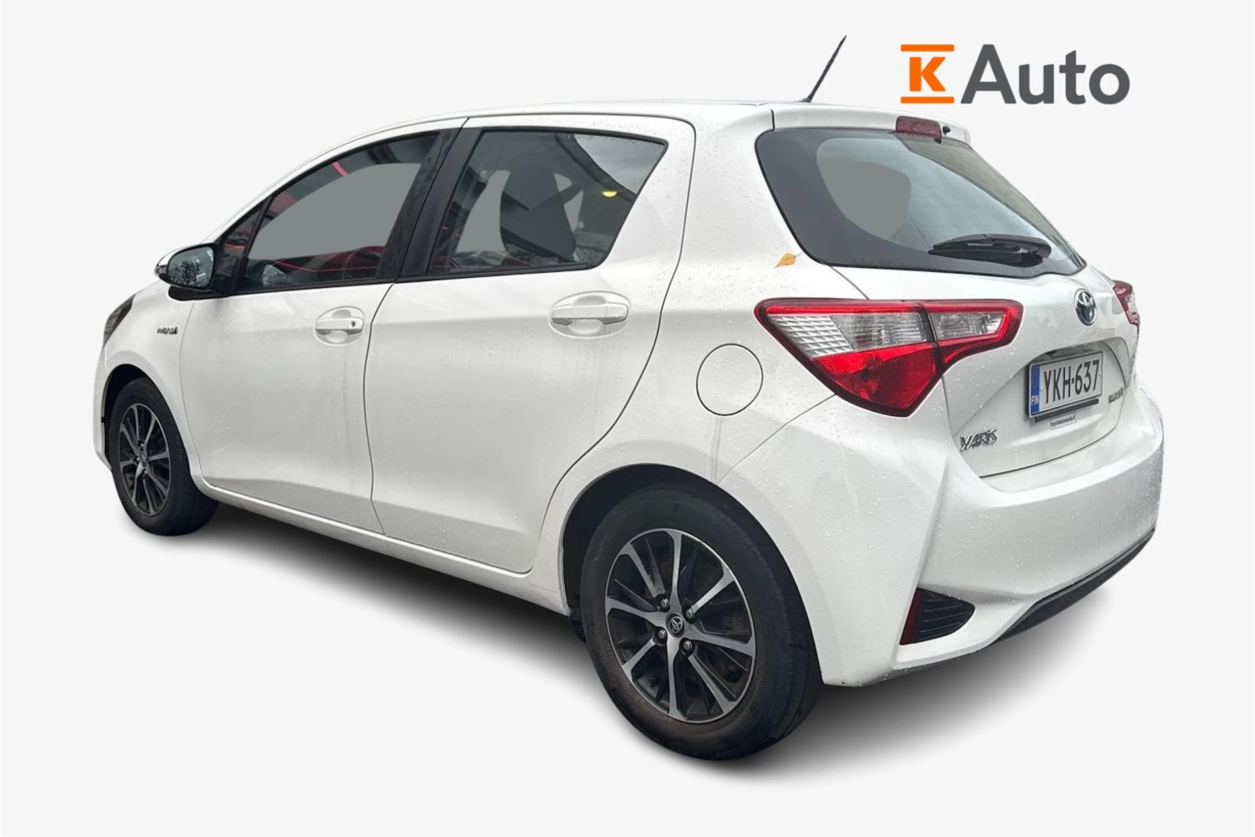 valkoinen Toyota Yaris 2018 kuva 2.