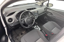 valkoinen Toyota Yaris 2018 kuva 3.