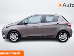 ruskea Toyota Yaris 2019 kuva 4.
